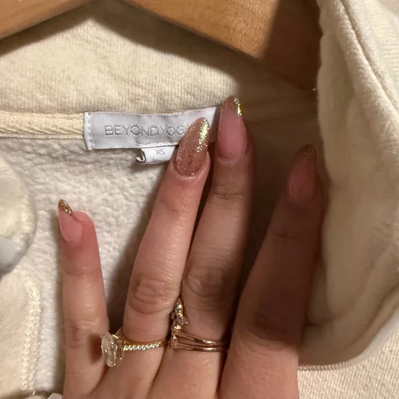 Beyond Yoga Recharge 1/4 Zip Pullover Sweater in Cream- Size XS - Picture 6 of 9